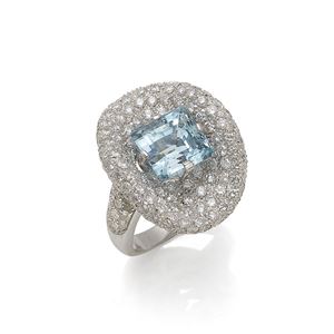 WHITE GOLD 18K RING, WITH BRILLIANT CUT PAVÉ SET DIAMONDS AND AQUAMARINE