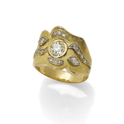 Anello in oro giallo 18K con diamanti a taglio Vecchia Europa