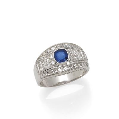 Anello in oro bianco 18K con zaffiro ovale e diamanti Huit-Huit