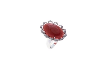 Anello in Oro, Corallo e Diamanti in Oro