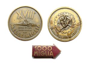 Lotto costituito da medaglia e spilla de