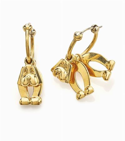 Pomellato, Paio di orecchini in oro giallo 18K con motivi a cane