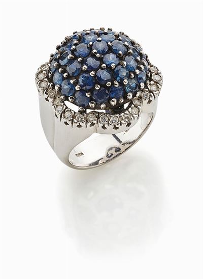 ANELLO IN ORO BIANCO 18K CON ZAFFIRI BLU E DIAMANTI TAGLIO BRILLANTE