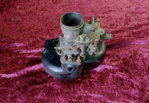   Un carburatore Weber 36 DCR con colletto - 