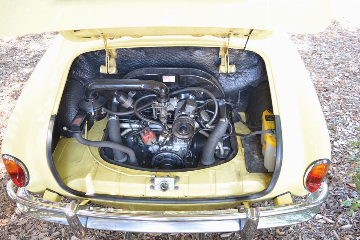 Volkswagen - Karmann Ghia (typ 14) Cabriolet (karmann)