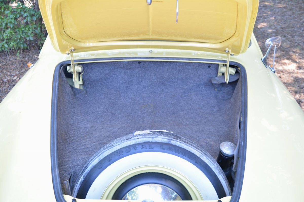 Volkswagen - Karmann Ghia (typ 14) Cabriolet (karmann)