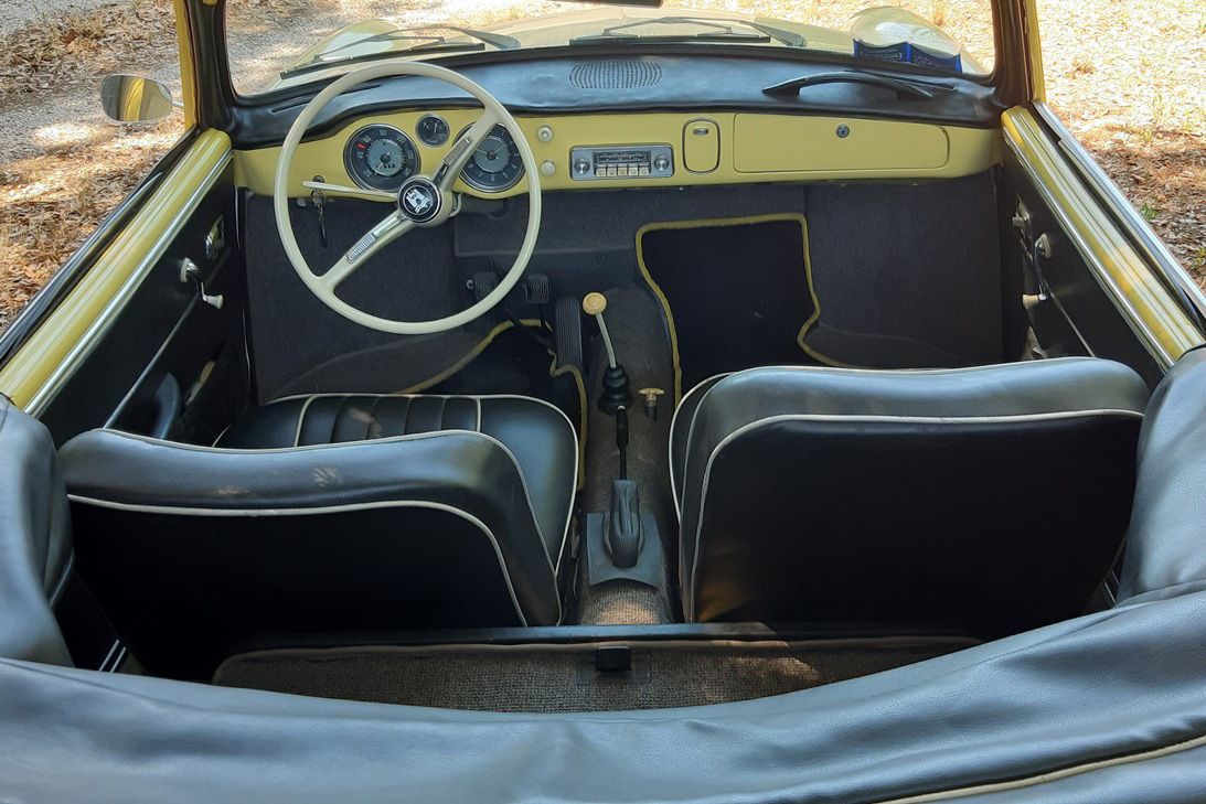Volkswagen - Karmann Ghia (typ 14) Cabriolet (karmann)
