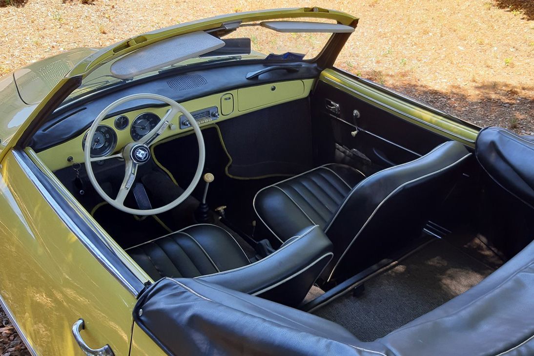 Volkswagen - Karmann Ghia (typ 14) Cabriolet (karmann)