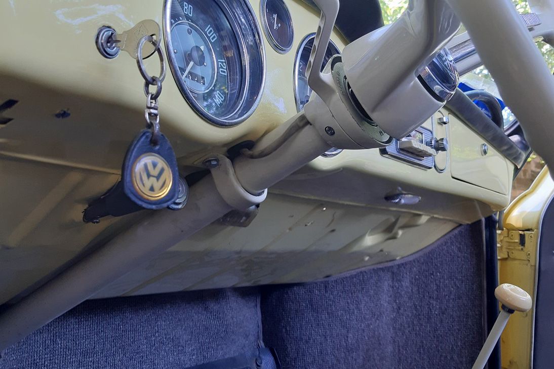 Volkswagen - Karmann Ghia (typ 14) Cabriolet (karmann)