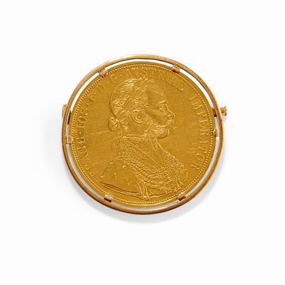 Spilla in oro giallo 18K con moneta, diametro 4,4 cm