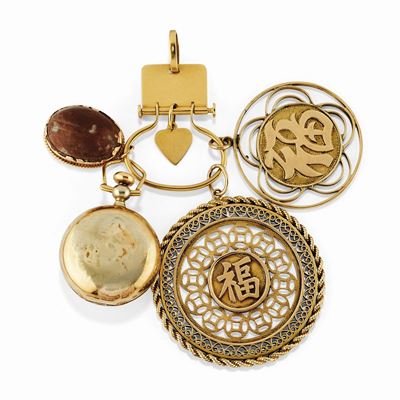 Pendente con cinque charms in argento e oro giallo 18K