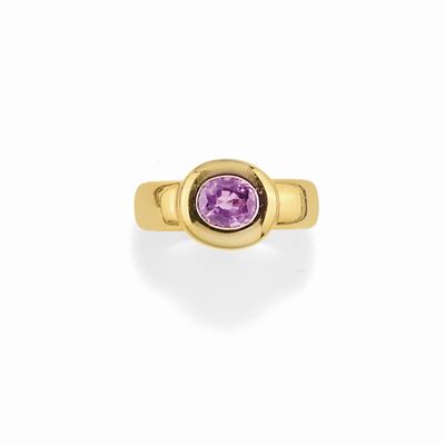 Anello in oro giallo 18K con zaffiro rosa taglio ovale di circa 1,00 ct