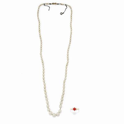 Lotto di gioielli in argento e oro giallo 18K con perle coltivate e corallo