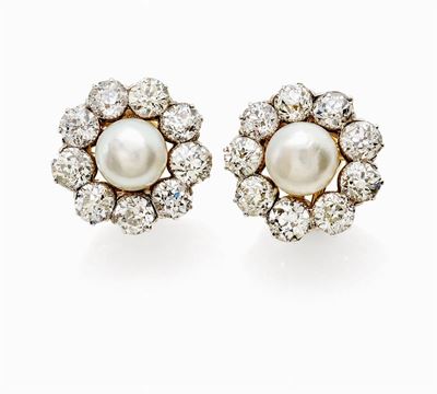 Orecchini d'epoca in oro 18K con diamanti taglio brillante e perle naturali