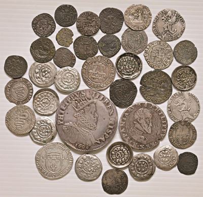 Lotto di 37 Monete di Diverse Epoche in Varie Leghe Metalliche