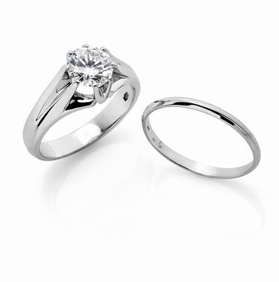 Due anelli in oro bianco 18K con diamante taglio brillante, ct 2,10