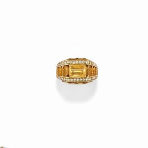 A 18K yellow gold, quartz and diamond ring