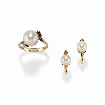 Anello e orecchini in oro bicolore 18K con perle coltivate e diamanti