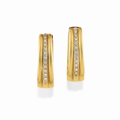 Orecchini, oro giallo 18K e diamanti taglio brillante, tot ct 0,20 circa