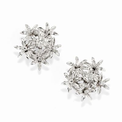 Orecchini in oro bianco 18K con diamanti taglio brillante