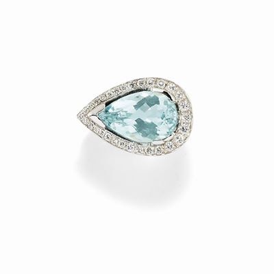 Anello con acquamarina e diamanti, oro bianco 18K