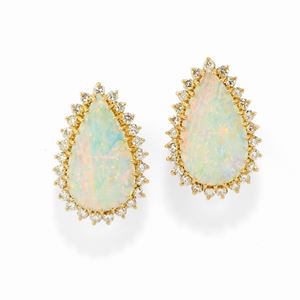 Orecchini con opale e diamanti