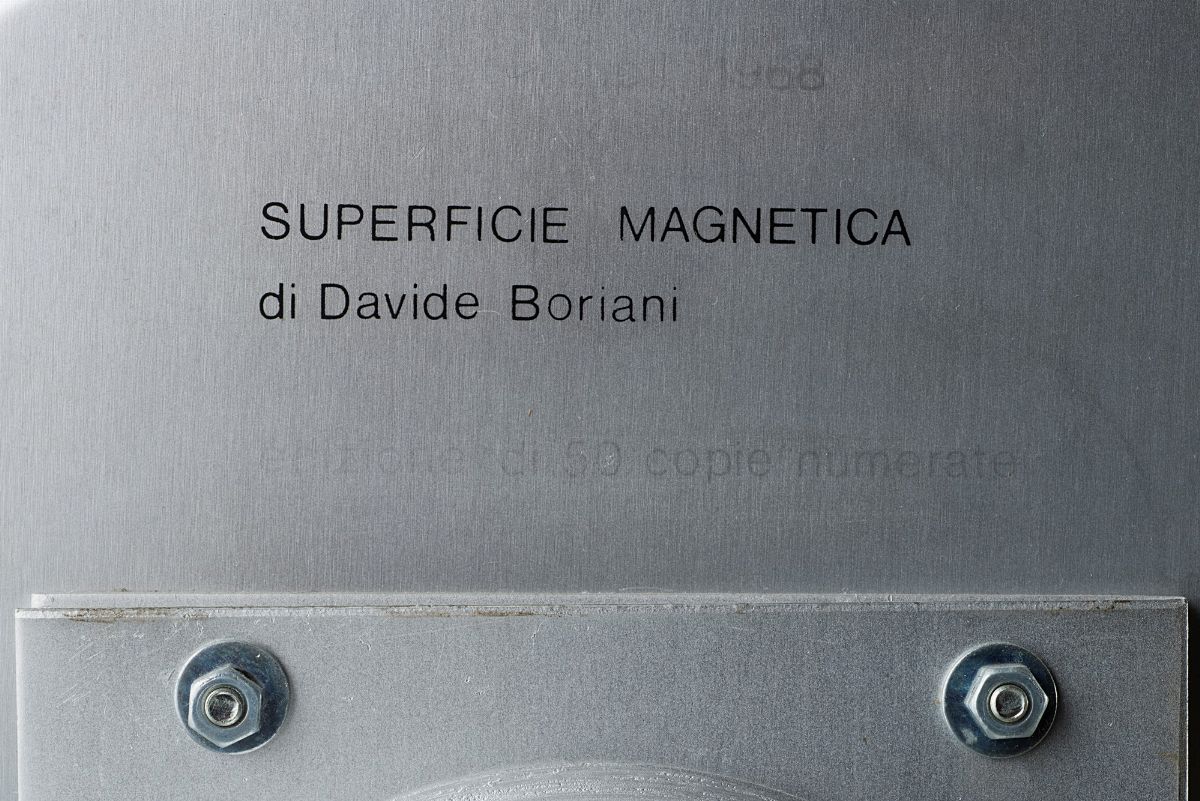 Davide Boriani - Superficie magnetica, 1968, limatura di ferro, magneti e animazione elettromecca...