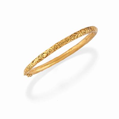Bracciale in oro giallo 18K con decoro floreale, circa 1920