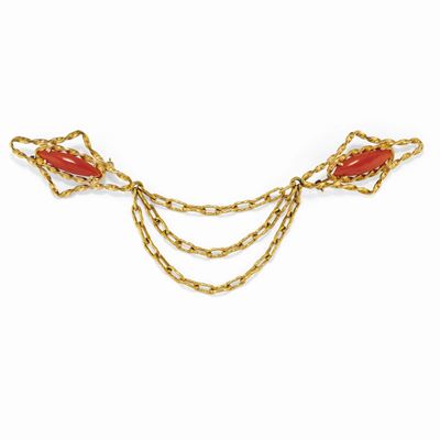 Spilla in oro giallo 18K con corallo