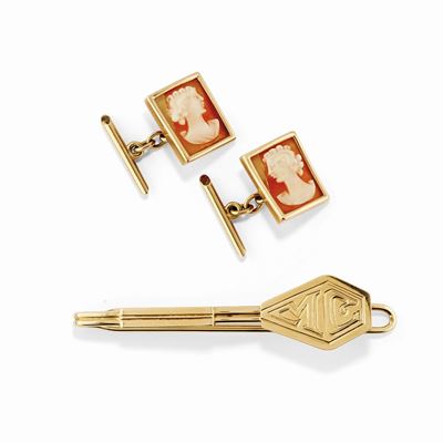 Bulgari, Polsini con cammeo e fermasoldi in oro giallo 18K