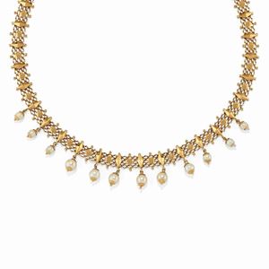 A 18K yellow gold and pearl necklace, first half of 19th Century