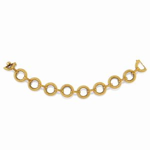 A 18K yellow gold bracelet