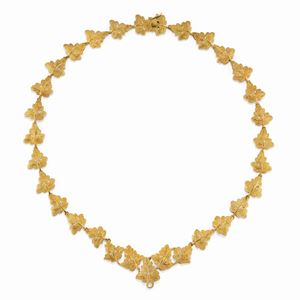 A 18K yellow gold necklace