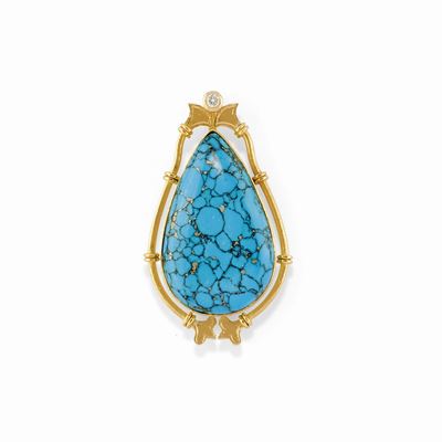 Pendente in oro giallo 18K con motivo a scudo, pietra dura e diamante