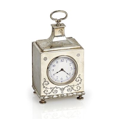 Orologio da tavolo in argento, Londra, 1909, movimento francese a carica manuale