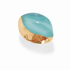 A 18K yellow gold and uncolored gemstone ring, Vhernier
