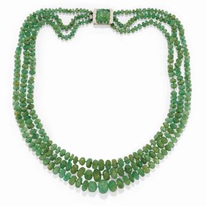 A 18K white gold and emerald necklace