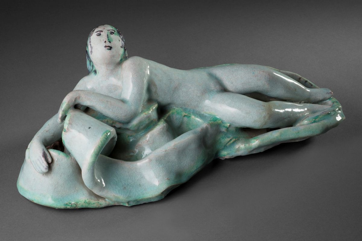 Arturo Martini - Donna sdraiata, ceramica policroma, 1929-1930