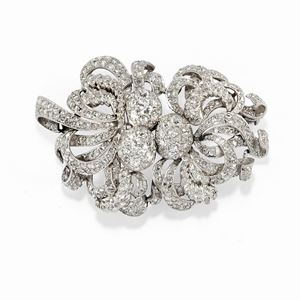 A platinum and diamond brooch, early 20th Century