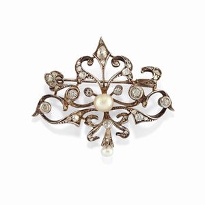 A silver, 18K yellow gold, pearl and diamond brooch, first half of 20th Century