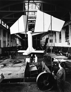 Two Winged Figures, Lynn Chadwick, 1962
