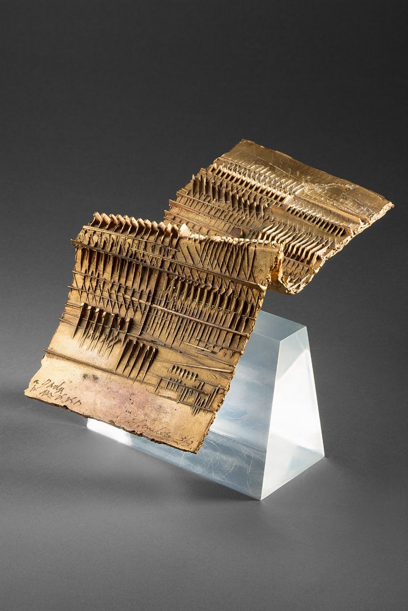 Arnaldo Pomodoro - Foglio in bronzo dorato