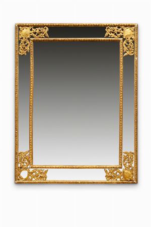 Specchiera in legno intagliato e dorato, secolo XVIII