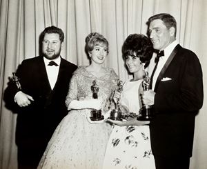The 33rd Annual Academy Awards. Peter Ustinov, Shirley Jones, Elizabeth Taylor and Burt Lancaster
