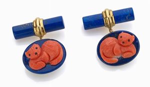 PAIO DI GEMELLI IN LAPISLAZZULI, CORALLO E ORO