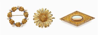 Tre spille in oro 18K con perle, zaffiri e opali