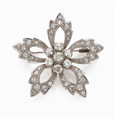 Spilla in oro bianco 18K a forma di fiore con diamanti