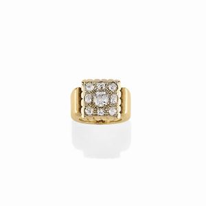 A 18K yellow gold and diamond ring, circa 1940