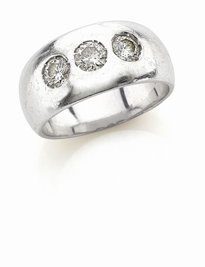 Anello in oro bianco 18K con diamanti