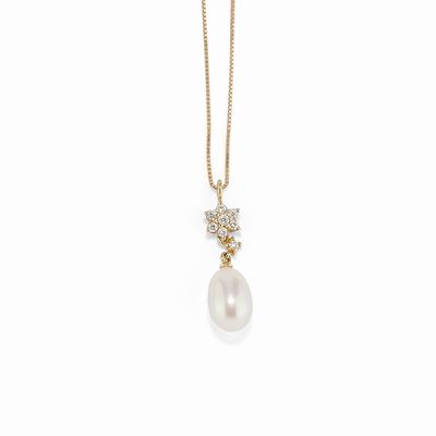 Collana con perla coltivata e diamanti in oro rosso 18K